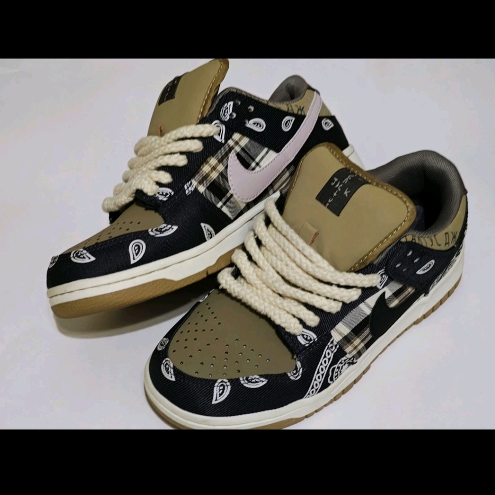 NIKE SB Dunk Low Travis Scott Cactus Jack - Size 7